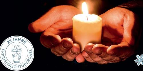 Jubiläum: Zum 25. Mal wird das Friedenslicht aus Bethlehem bei einer Feierstunde in Tittmoning in der Stiftskirche von der Feuerwehrjugend aus Braunau an die Jugendfeuerwehren im Landkreis Traunstein überbracht. 