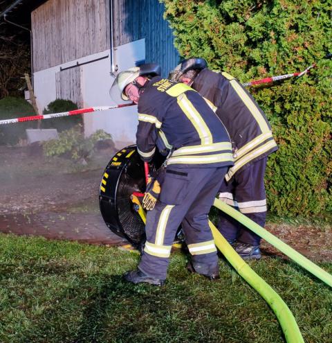 Gasaustritt: Feuerwehren meistern brenzlige Situation!