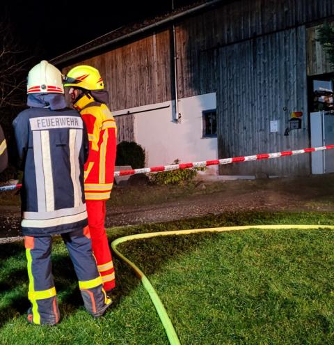 Gasaustritt: Feuerwehren meistern brenzlige Situation!